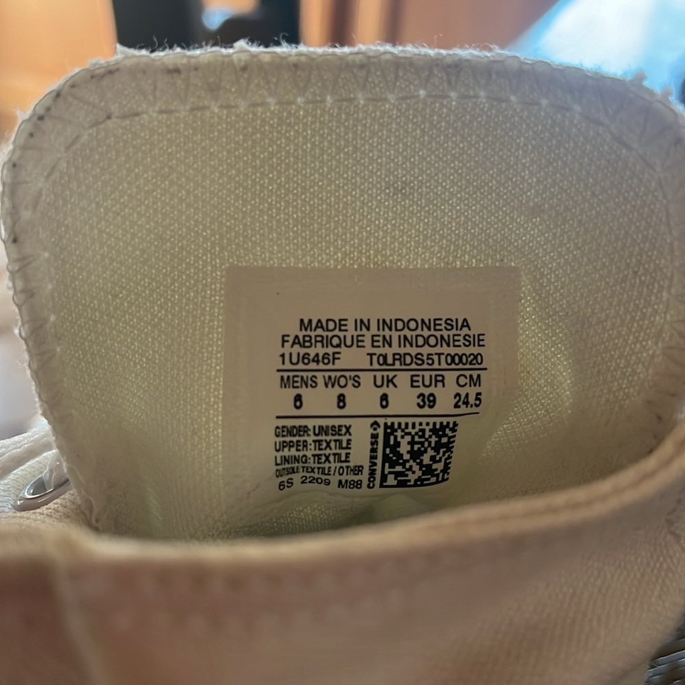 Converse, white high top, brand new used once - Picture 3 of 4